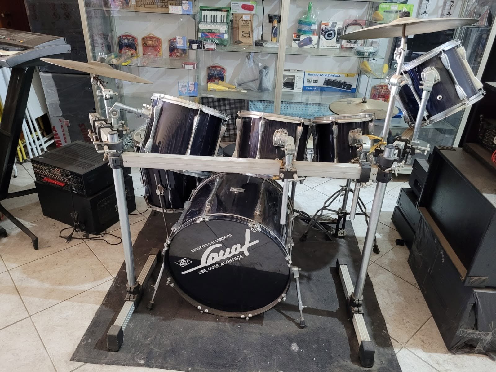 Bateria no interior do Demasom